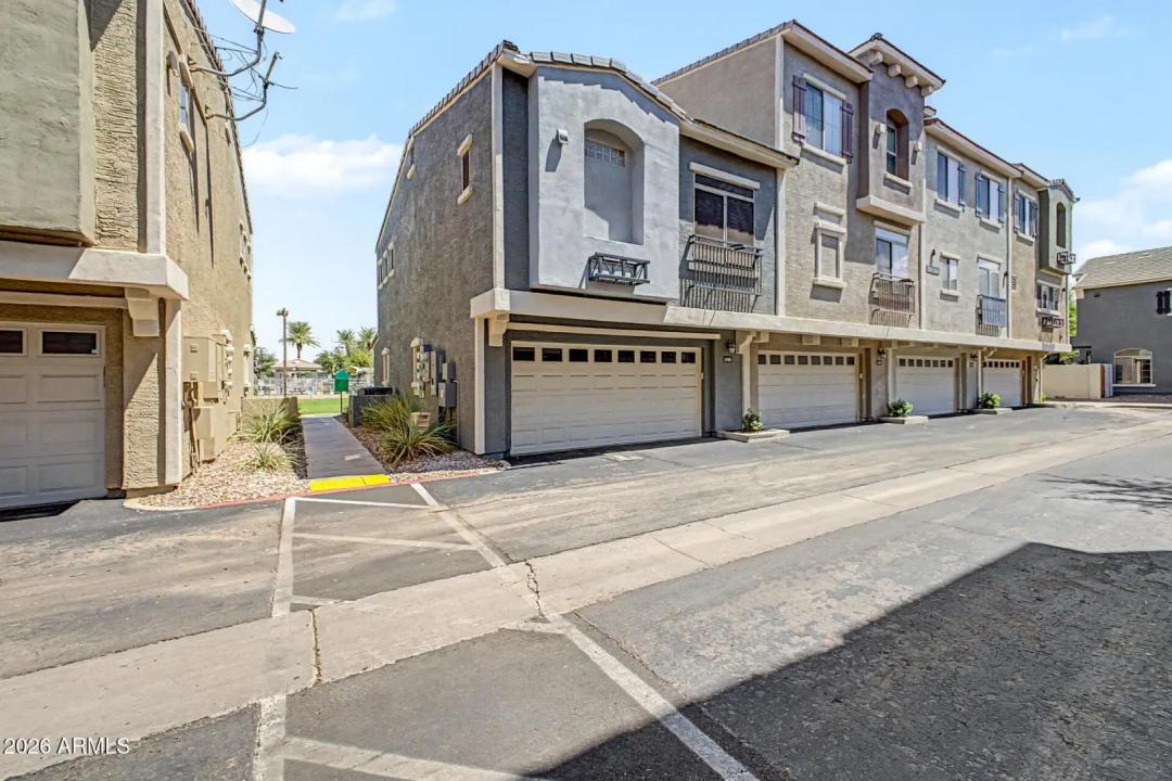 Real Estate Picture 32