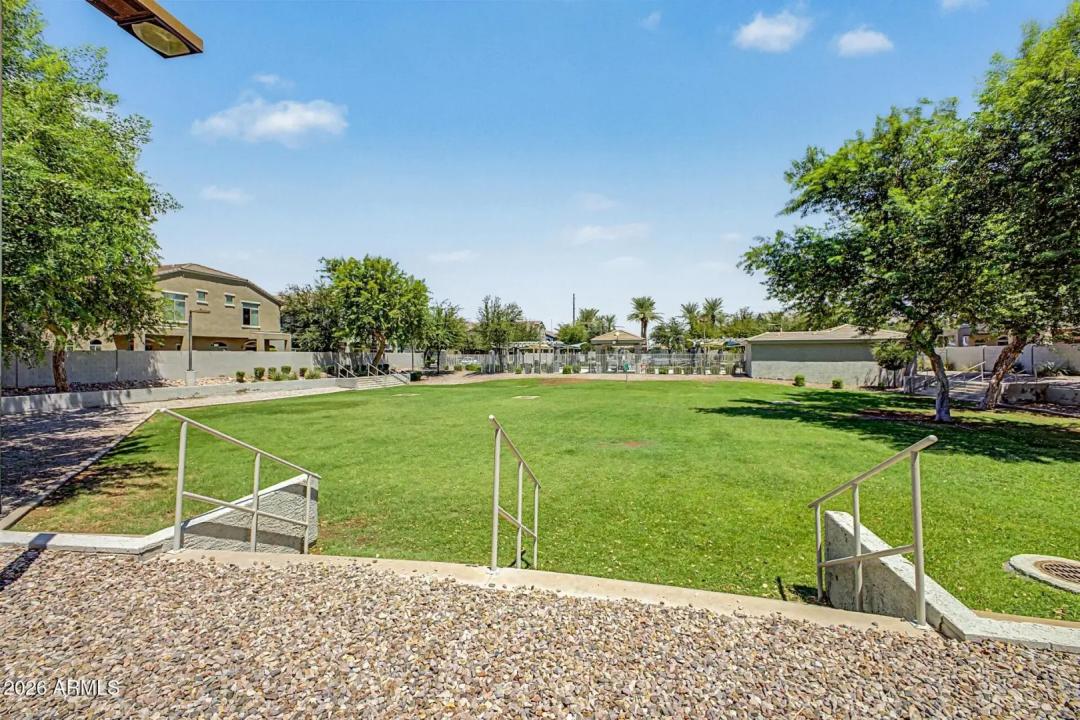 Real Estate Picture 33