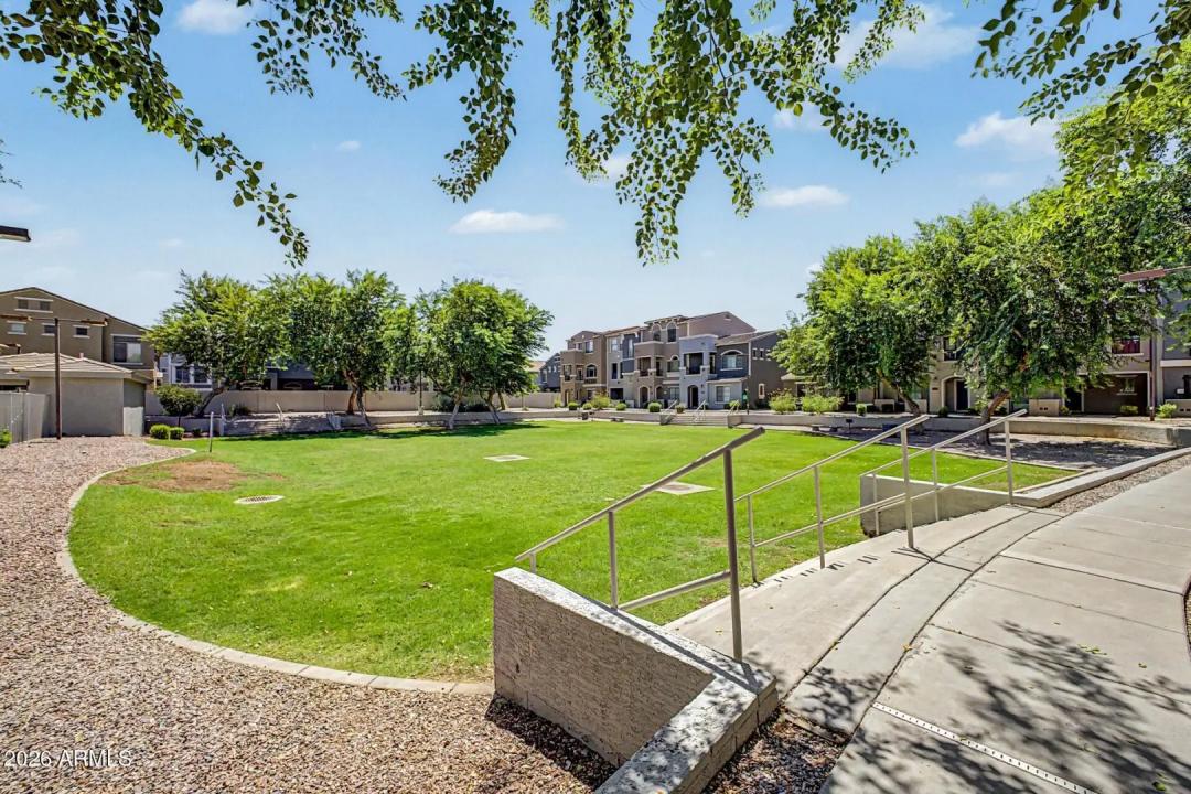 Real Estate Picture 34