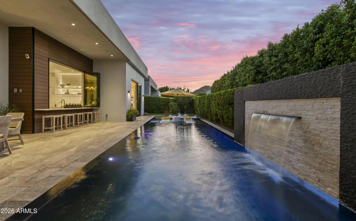 Real Estate Picture 7