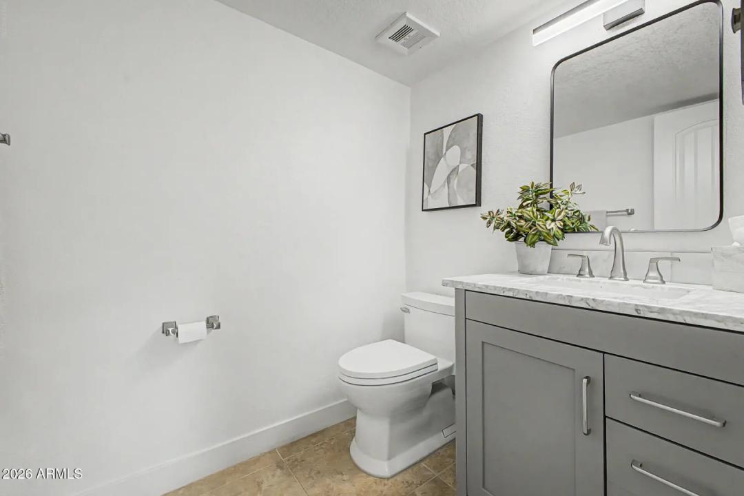Real Estate Picture 5