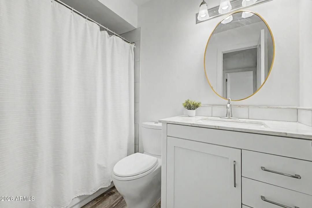 Real Estate Picture 14