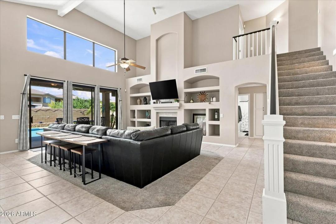 Real Estate Picture 17