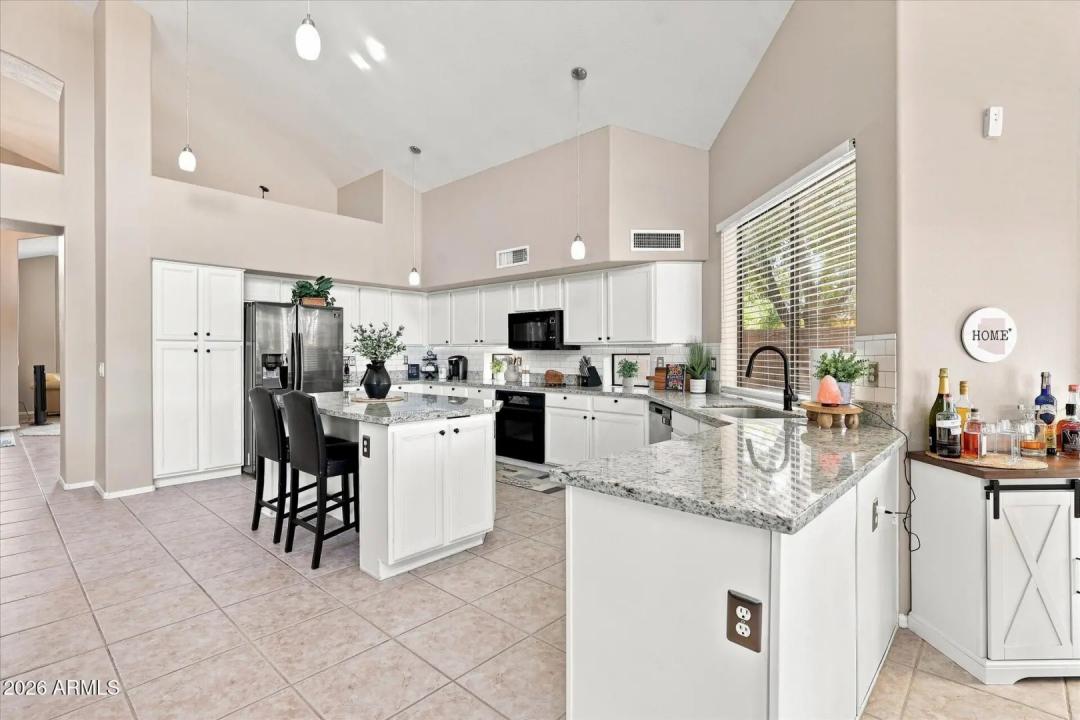 Real Estate Picture 10
