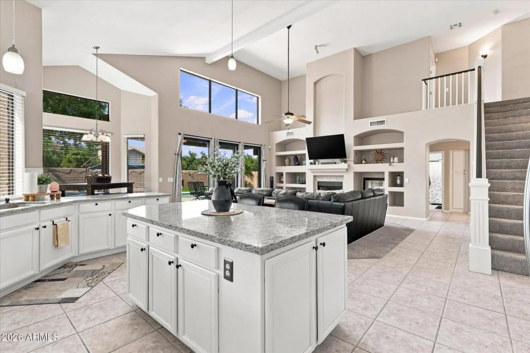 Real Estate Picture 13
