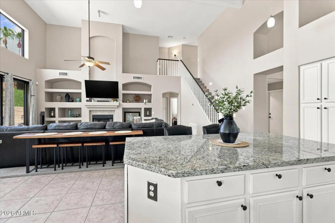 Real Estate Picture 12