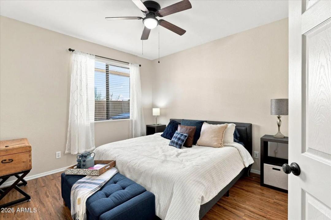 Real Estate Picture 22