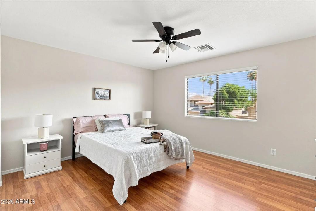 Real Estate Picture 33