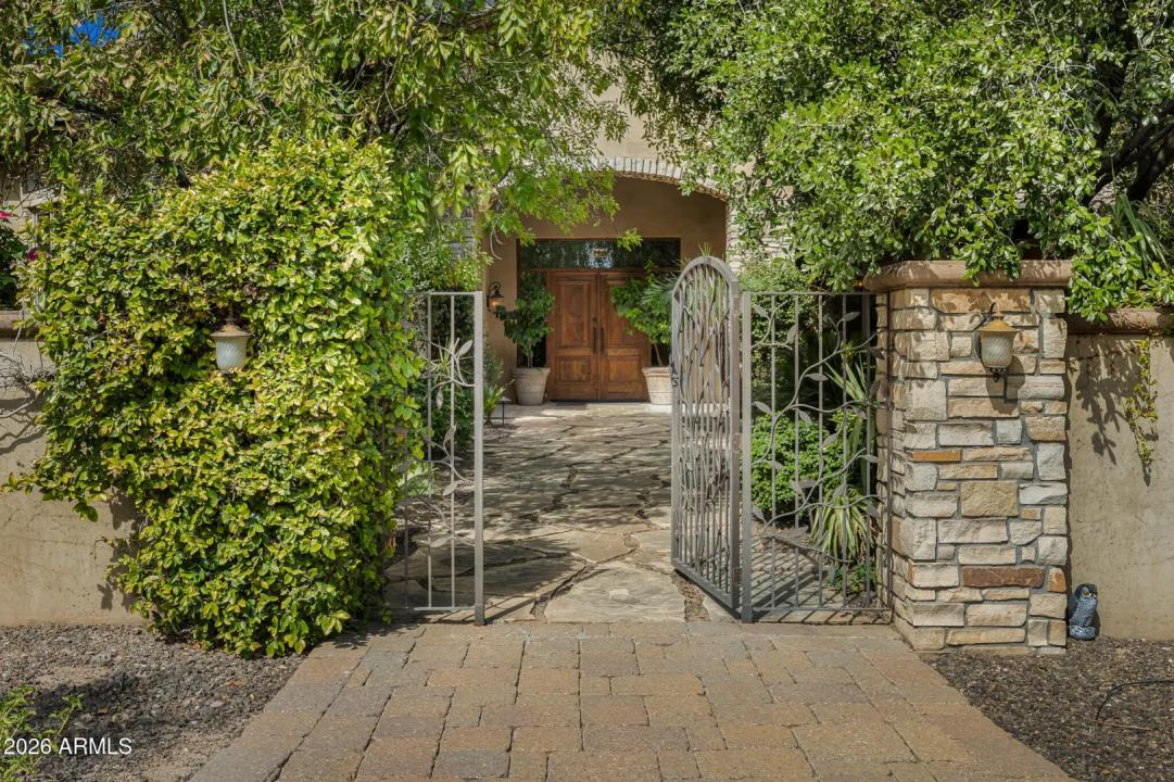 Real Estate Picture 3