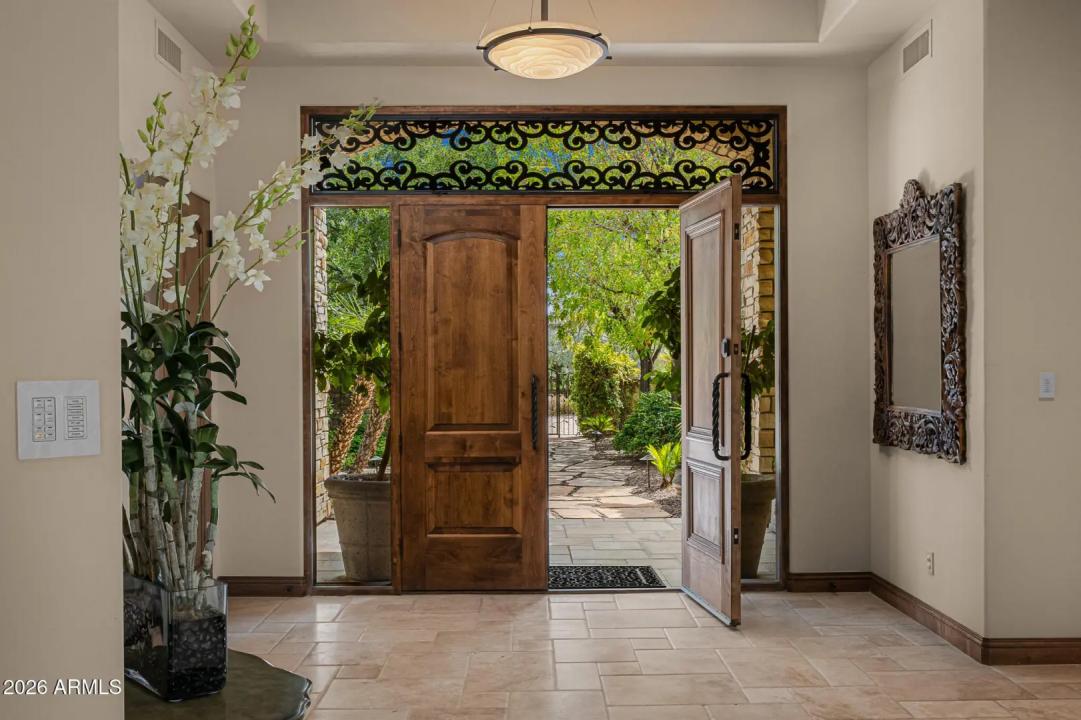 Real Estate Picture 4