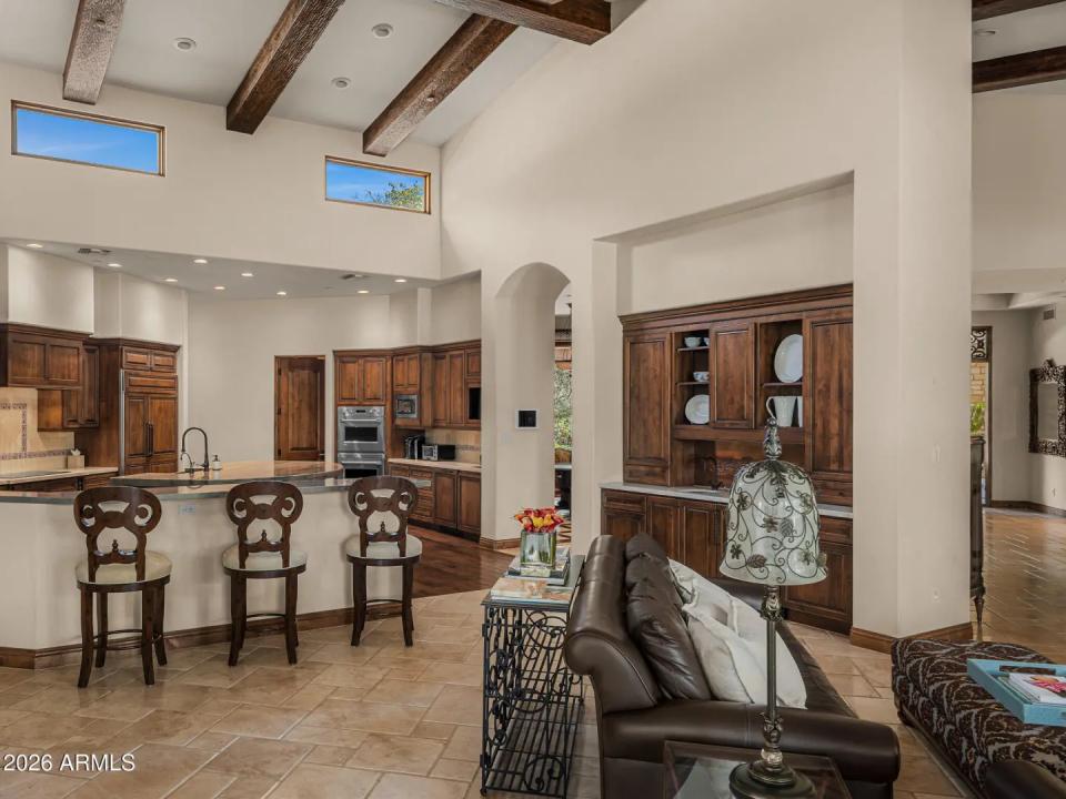 Real Estate Picture 6