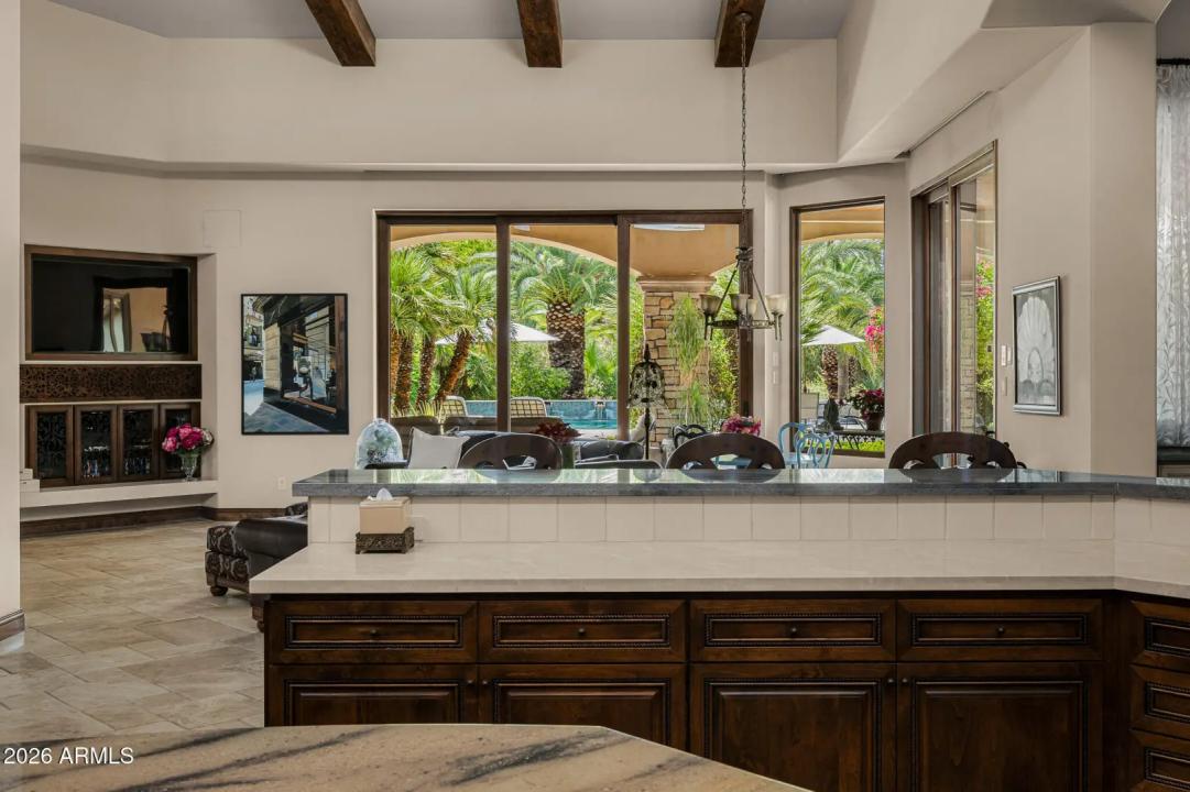 Real Estate Picture 7