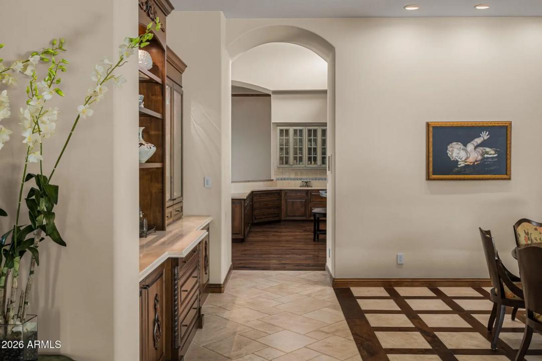 Real Estate Picture 9