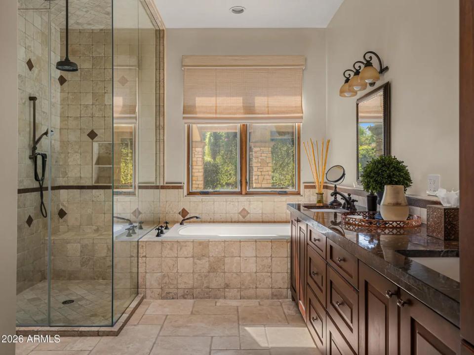 Real Estate Picture 23