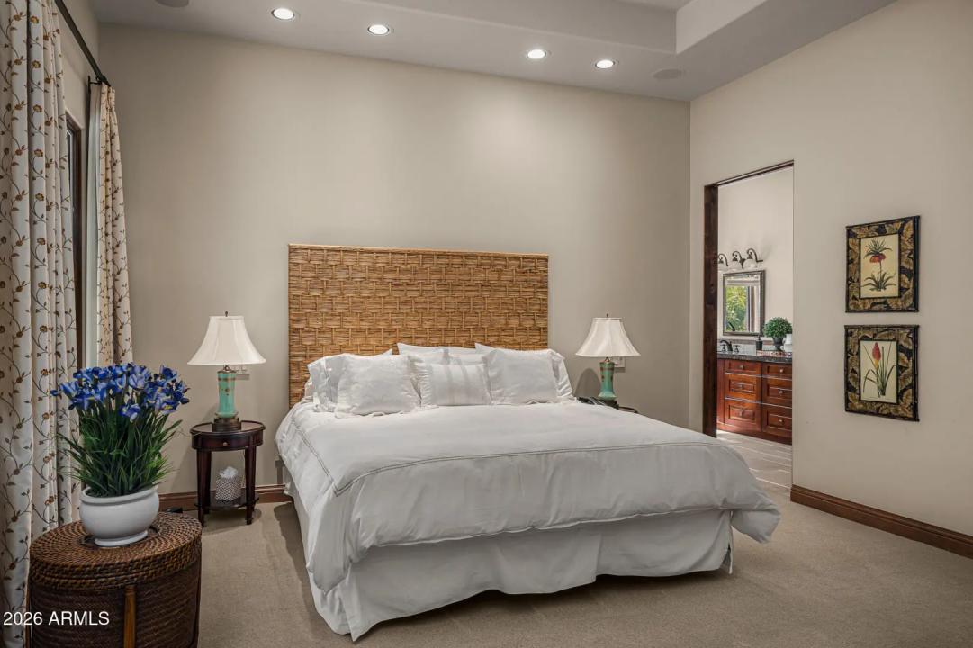 Real Estate Picture 22
