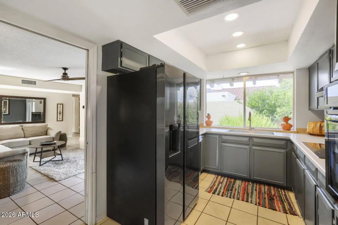 Real Estate Picture 9