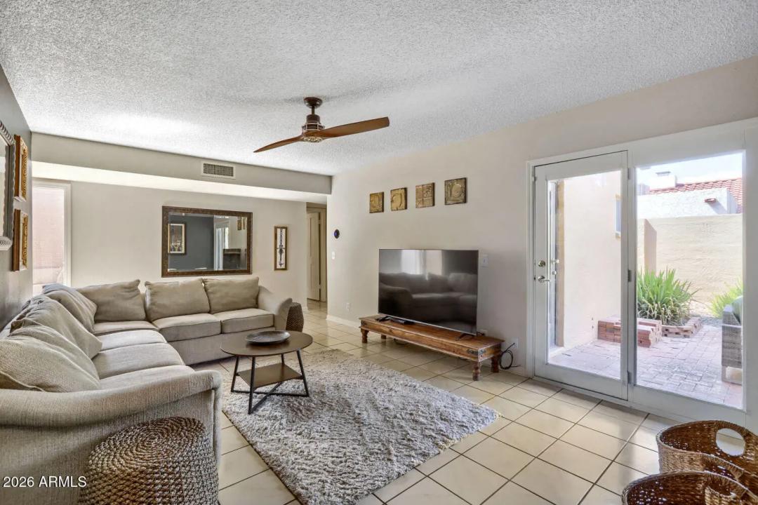 Real Estate Picture 12