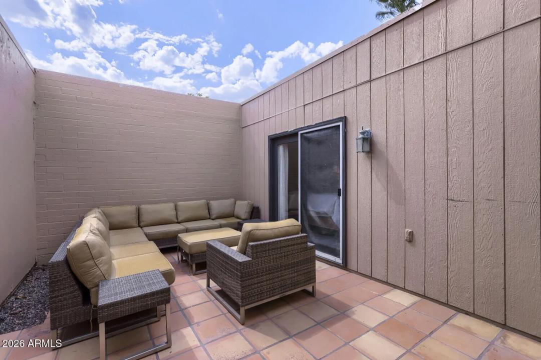 Real Estate Picture 14