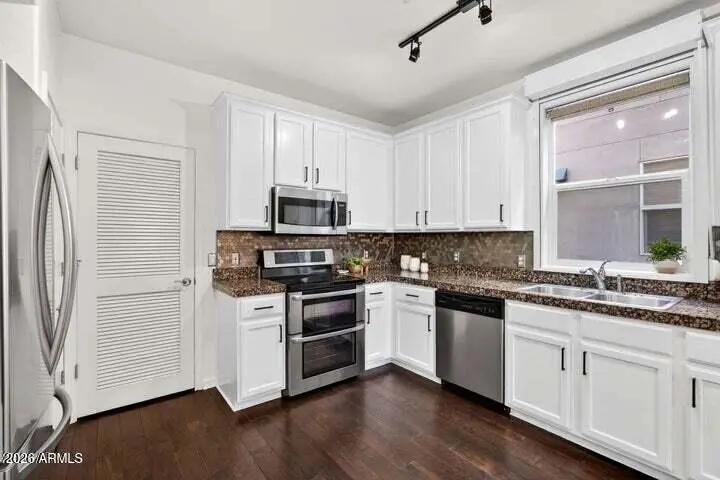 Real Estate Picture 9