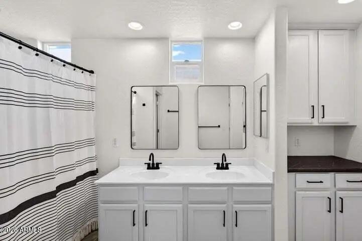 Real Estate Picture 24