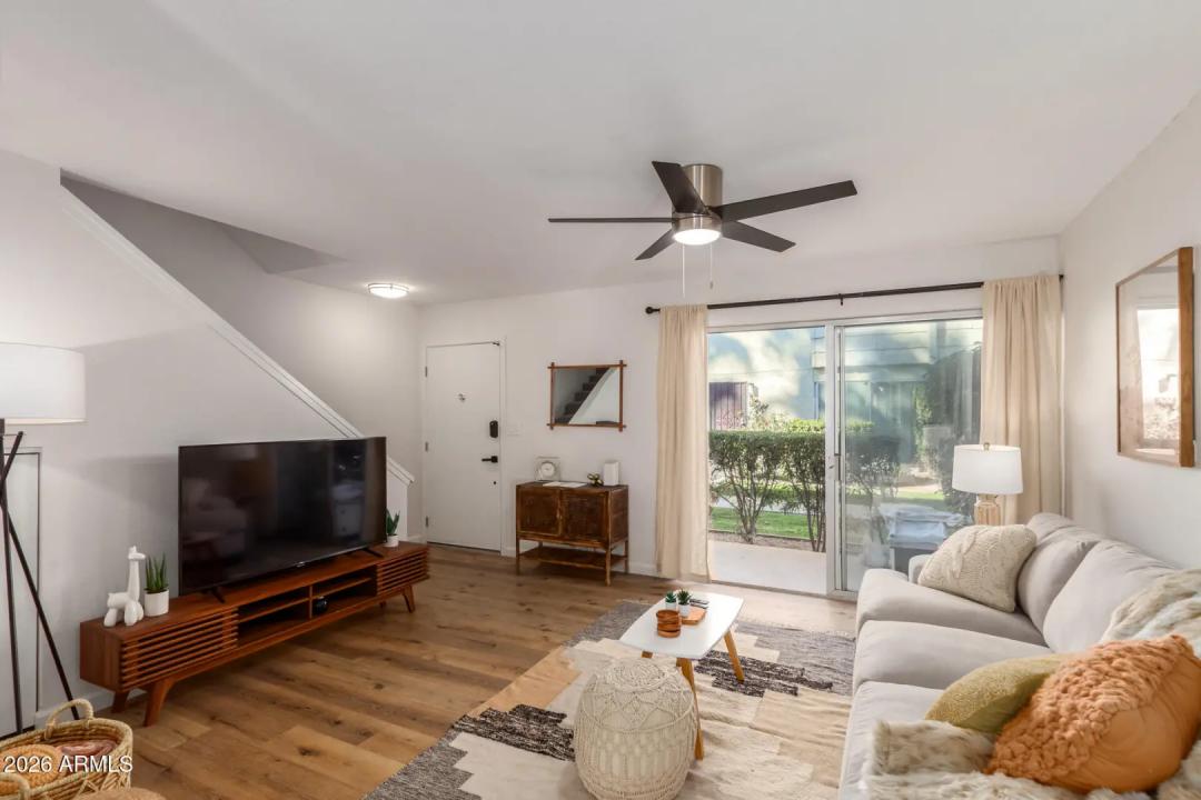 Real Estate Picture 3