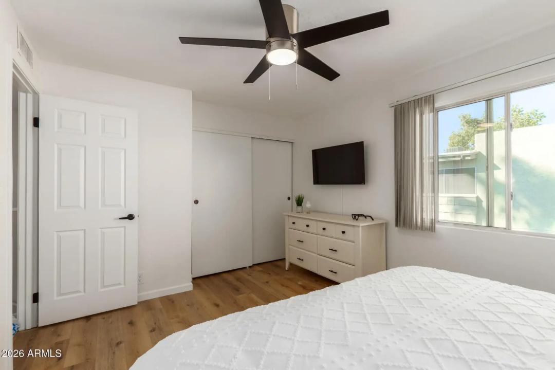 Real Estate Picture 9