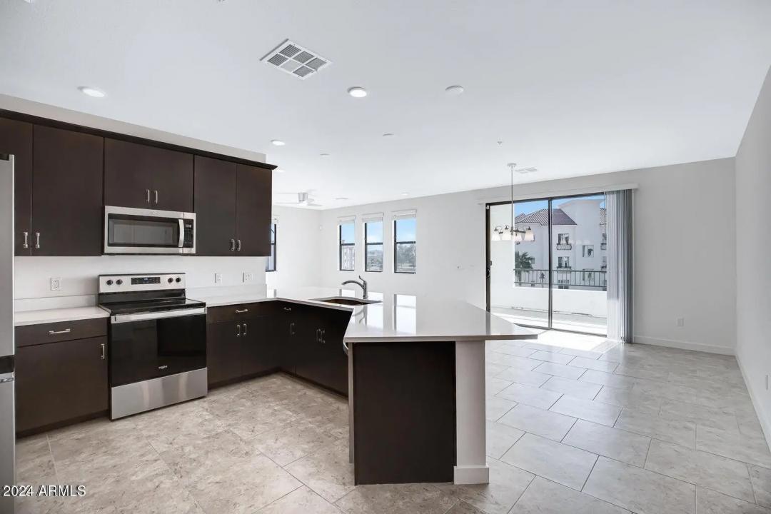 Real Estate Picture 8