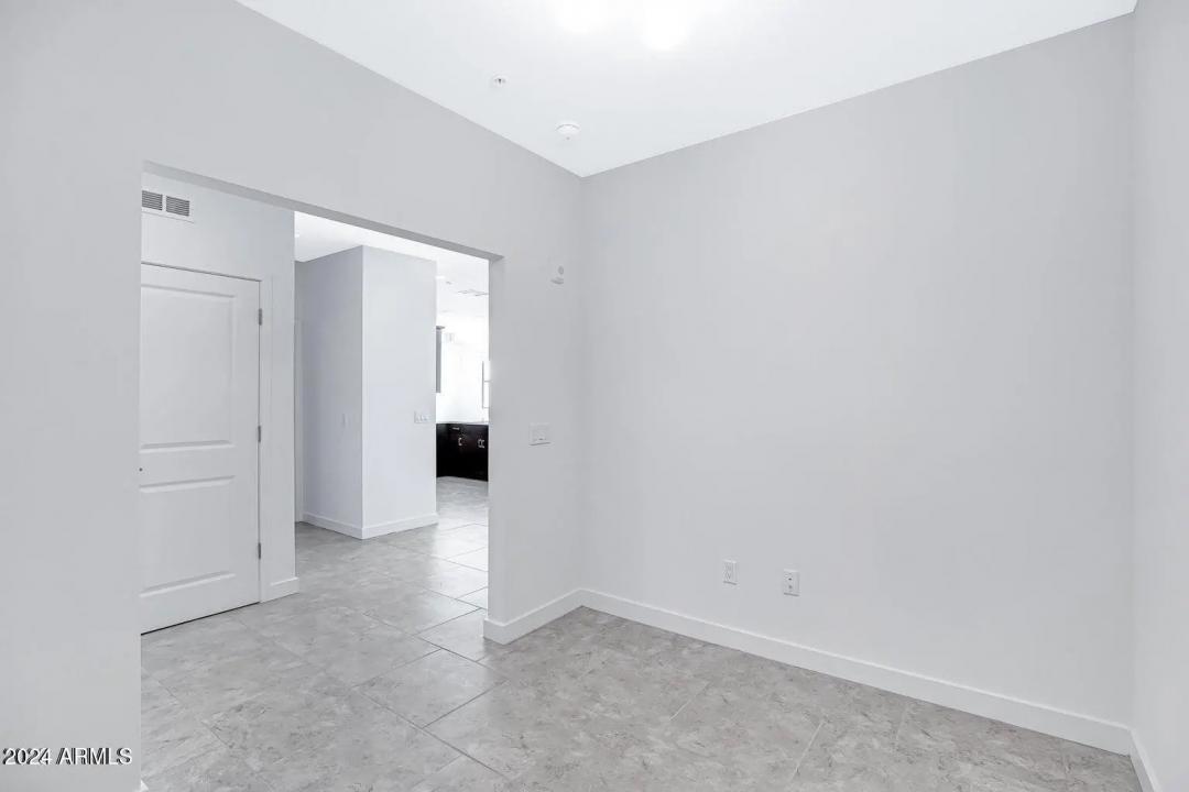 Real Estate Picture 3