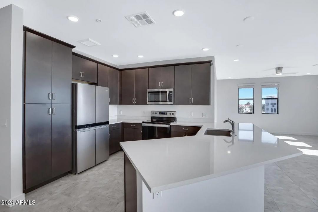 Real Estate Picture 5
