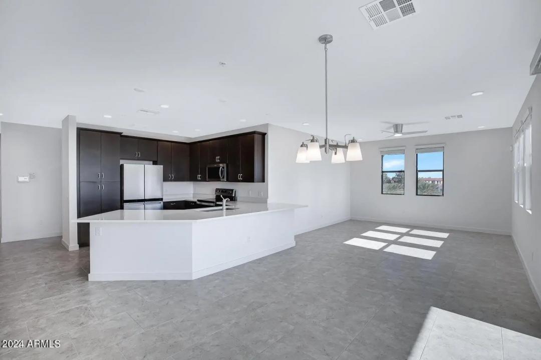 Real Estate Picture 9