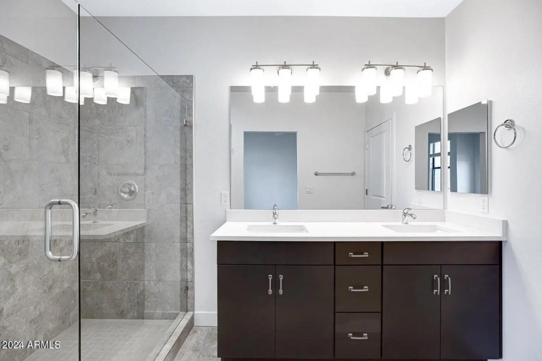 Real Estate Picture 16