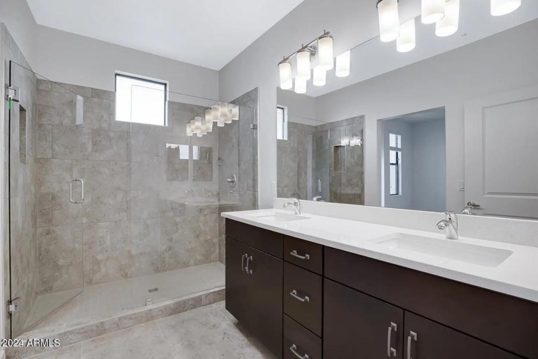 Real Estate Picture 17