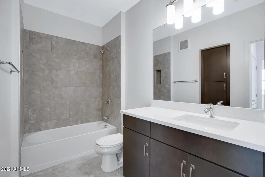 Real Estate Picture 21
