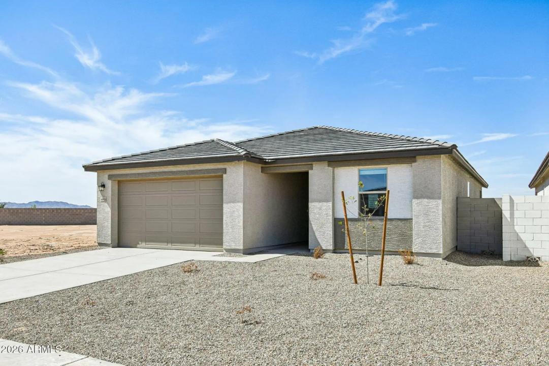 Real Estate Picture 4