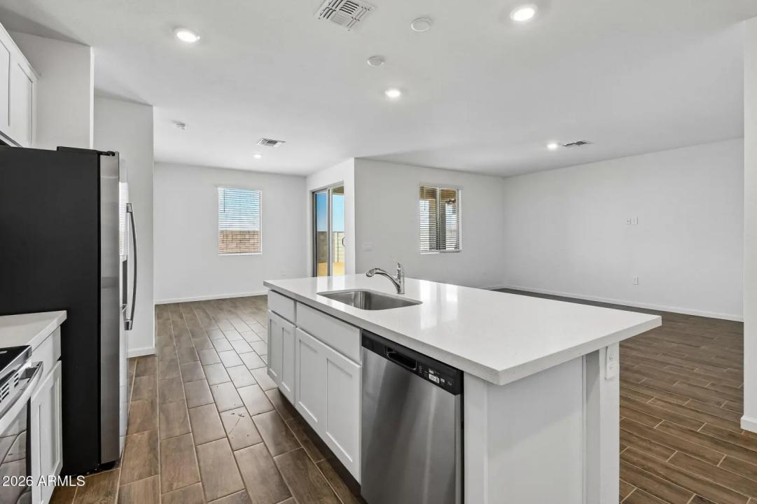 Real Estate Picture 11