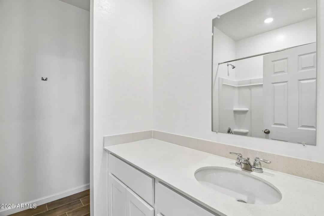 Real Estate Picture 12