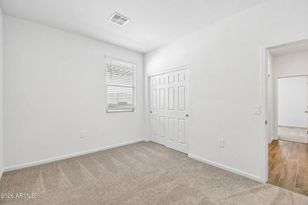 Real Estate Picture 14