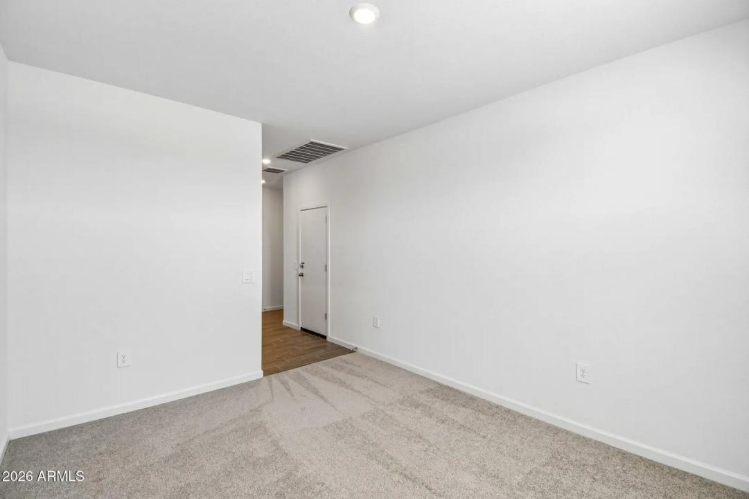 Real Estate Picture 16