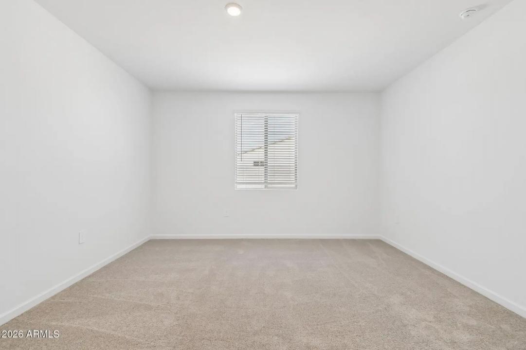 Real Estate Picture 18