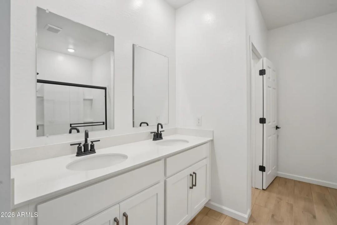 Real Estate Picture 9