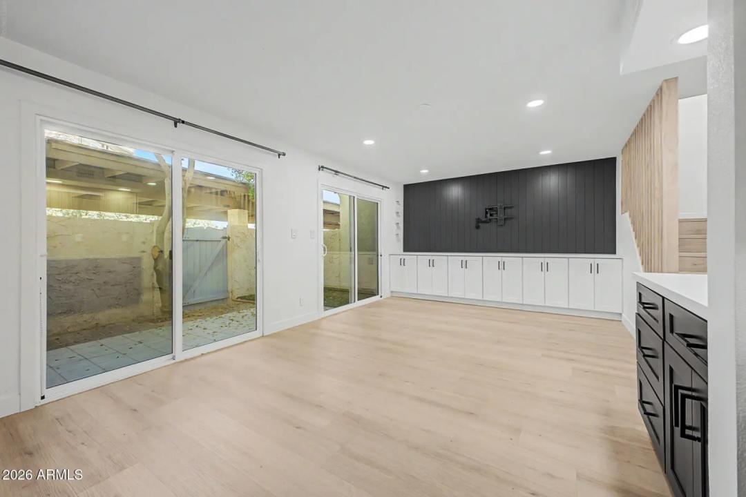 Real Estate Picture 4