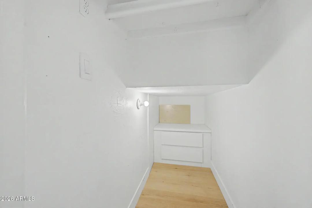 Real Estate Picture 6