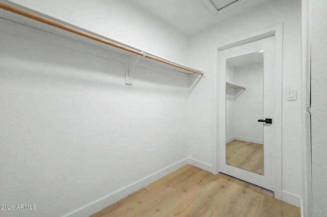 Real Estate Picture 17