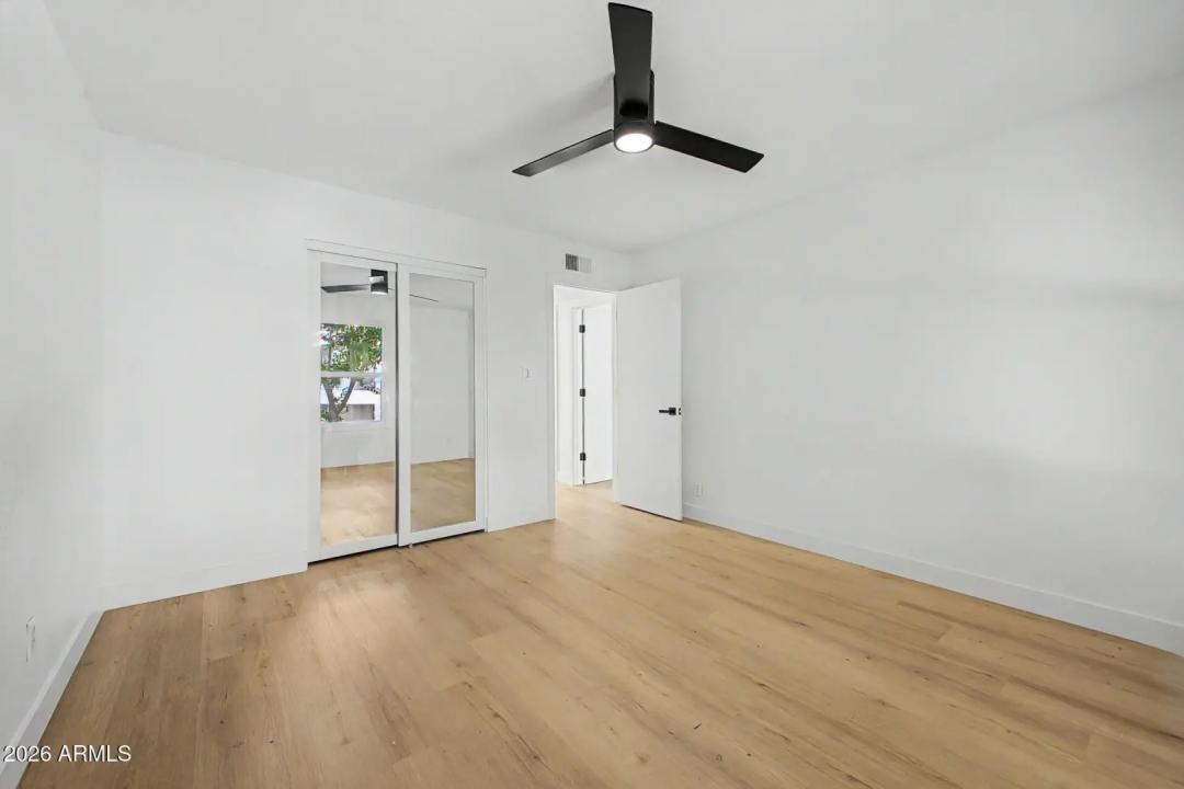 Real Estate Picture 19