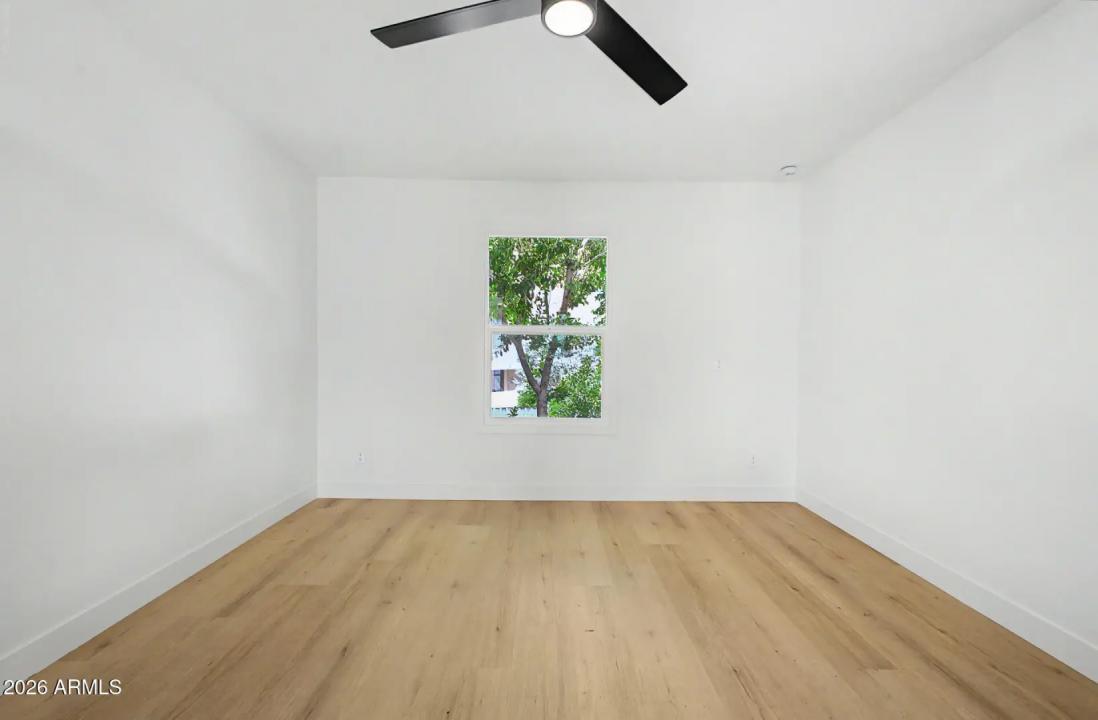 Real Estate Picture 20