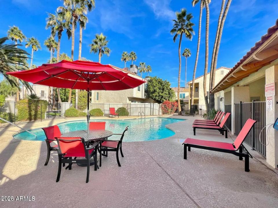 Real Estate Picture 32