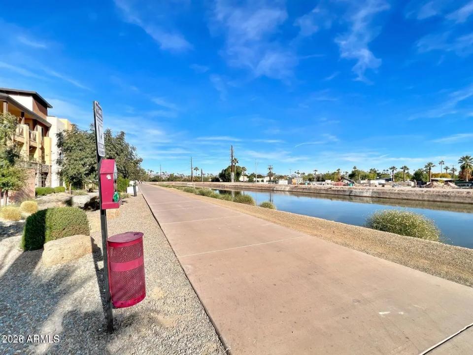 Real Estate Picture 34