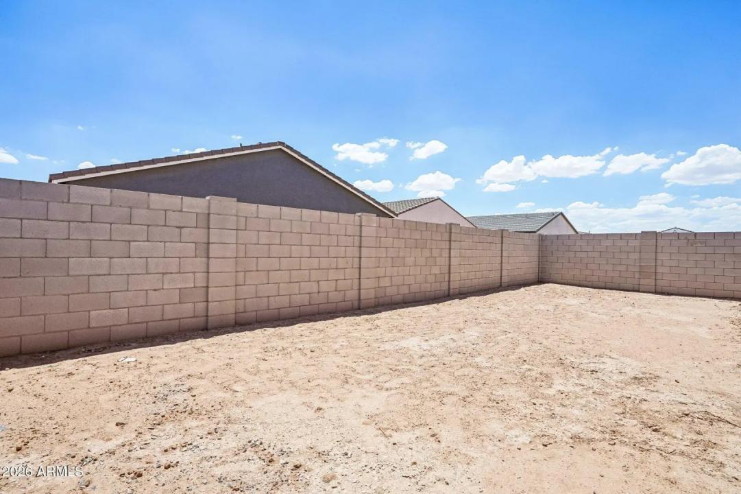 Real Estate Picture 18