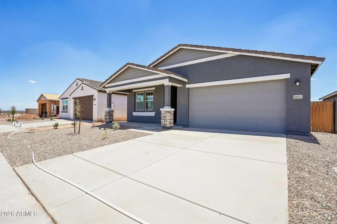 Real Estate Picture 3