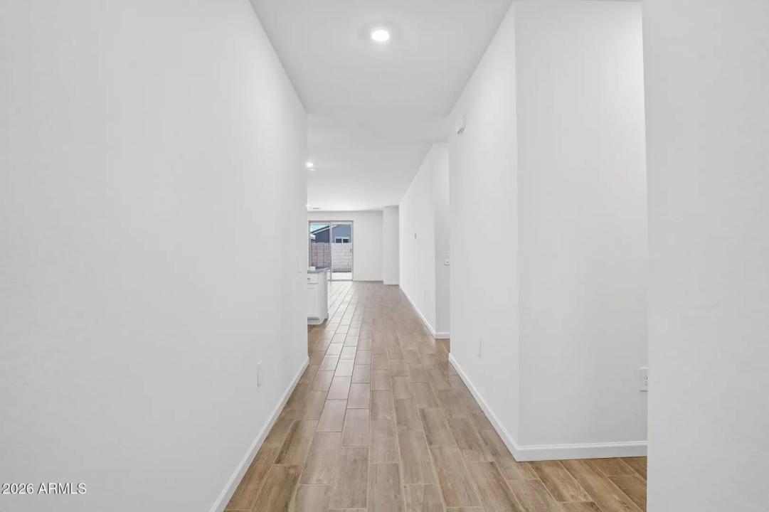 Real Estate Picture 4
